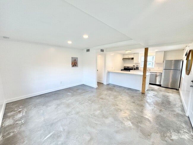 Photo - Paul Phadungchai (27625 Riverdale Ln) Unit #27627