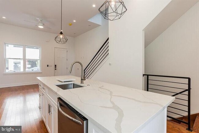 Photo - 146 W Wildey St