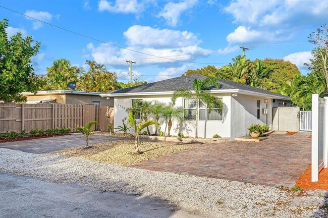 Photo - 1306 NE 14th Ave