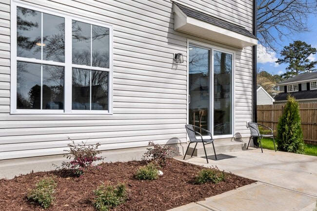 8809-8813 Litchford Rd