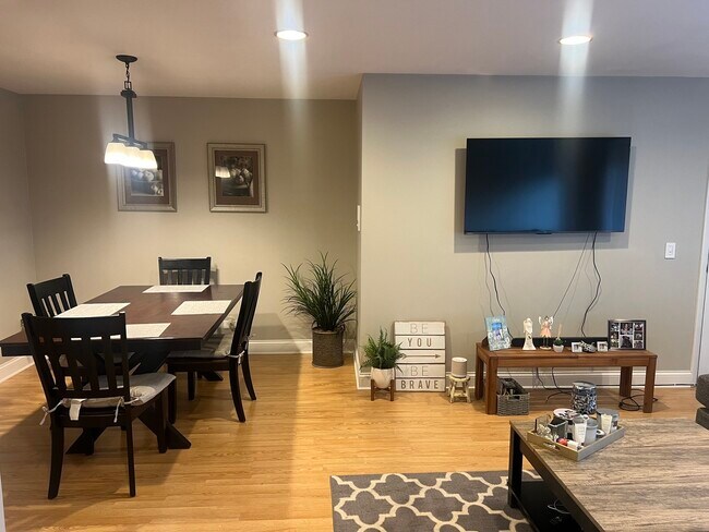 Photo - 9352 Bay Colony Dr Unidad 2E Rental