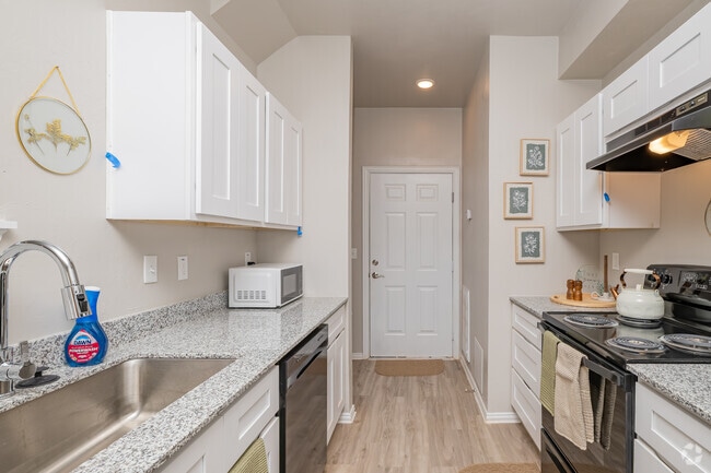 3BR, 2.5BA - 1,400SF - Kitchen