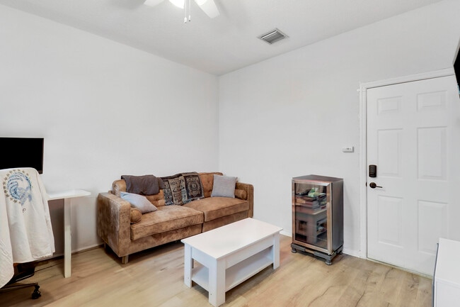 Photo - 107 Pond Apple Ln Unit 102