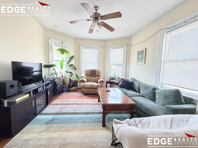 Photo - 73 Leicester St