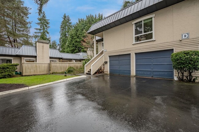 Photo - 2Bd/2Ba Bellevue Condo Unit D1