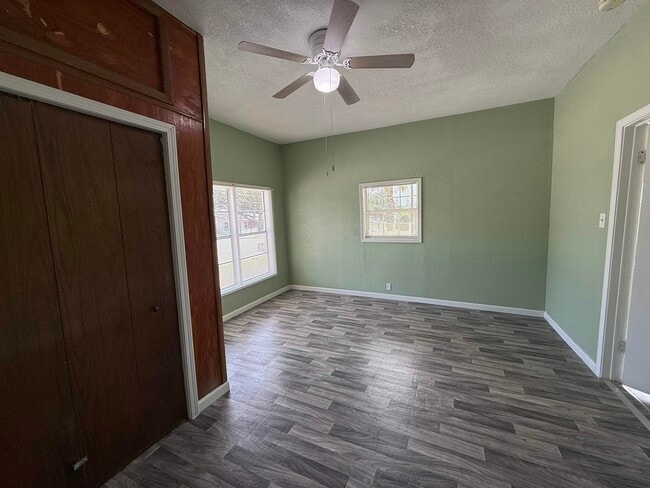 Photo - 502 W Dignowity St