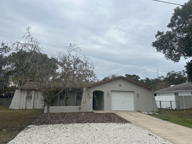 Photo - Great Location!  2 Bedroom, 2 Bathroom, 1 Car Garage Home For Rent.