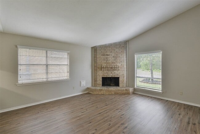 Photo - 28302 Doverbrook Dr