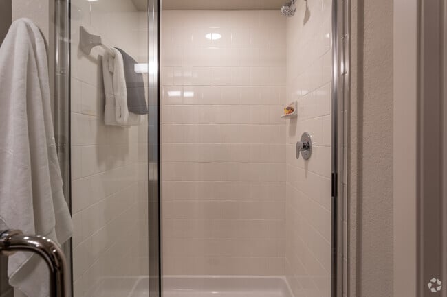 1HAB, 1BA - 714 ft²