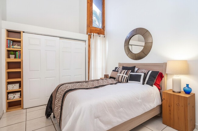 Photo - 497 N University Dr