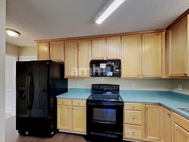 Photo - 116 Nightshade Ln