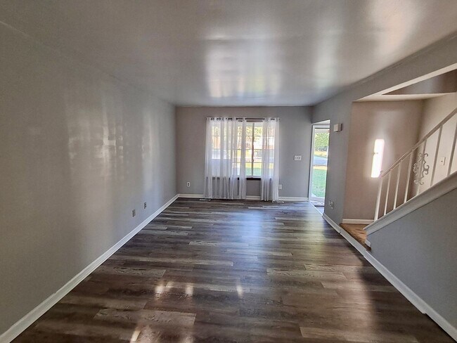 Photo - 4-Bedroom Colonial in Grand Blanc – Spacio...