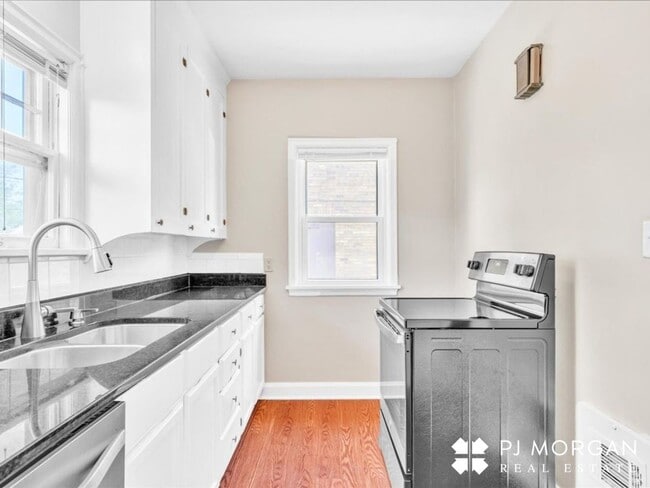Photo - 2 bedroom duplex for rent in Midtown!