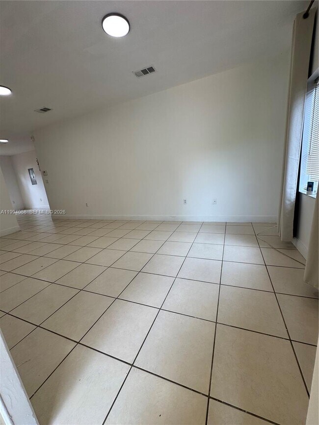 Photo - 761 NW 24th Ct Unit 761