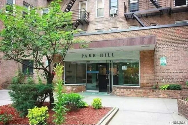 Building Photo - 42-45-45 Kissena Blvd Unit 3L