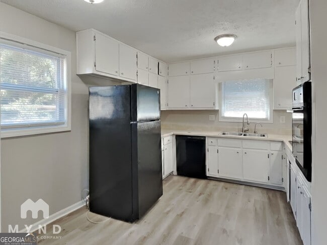 Photo - 2945 Botany Dr