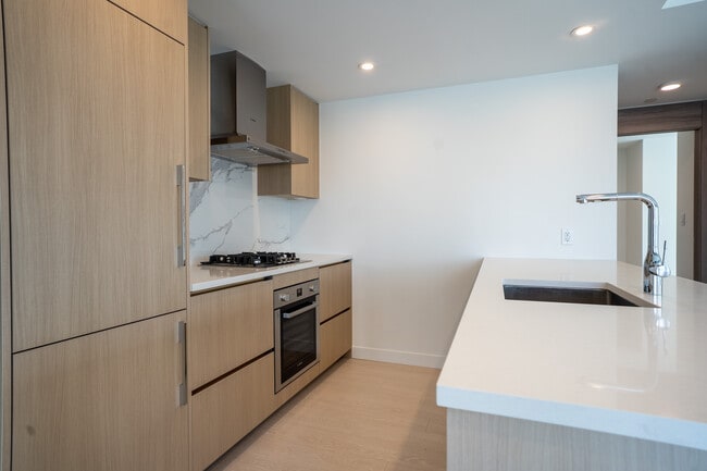 Photo - 1107-13768 100 Avenue Unit 1107