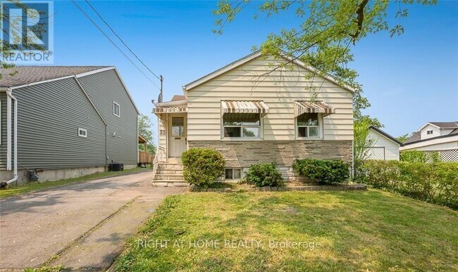 Photo - 33 Keele St