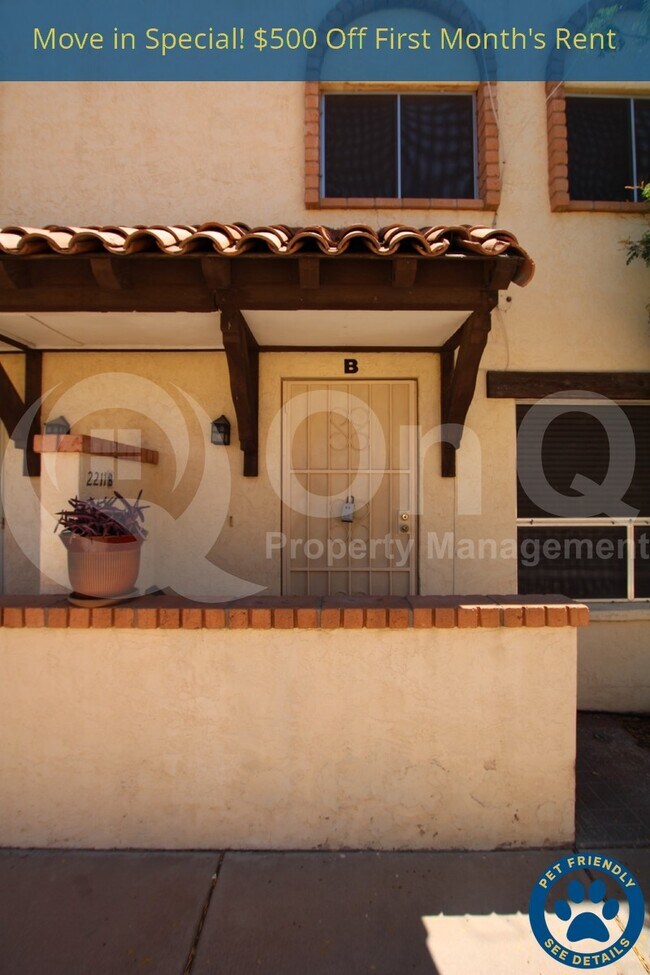 Building Photo - 2211 W Turney Ave Rental