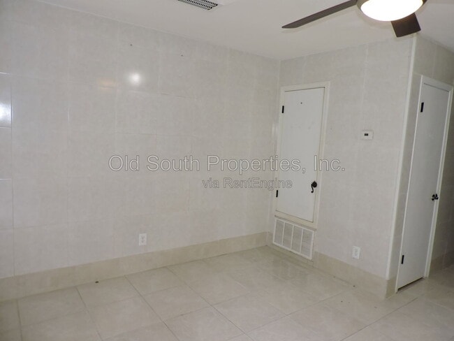 Photo - 1345 Jasma Ln Unit B