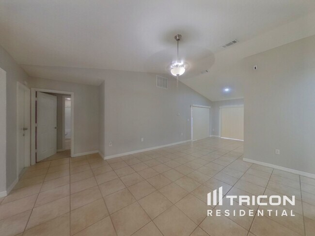 Photo - 2907 Evans Way