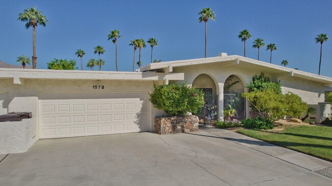 Photo - 1570 S La Verne Way