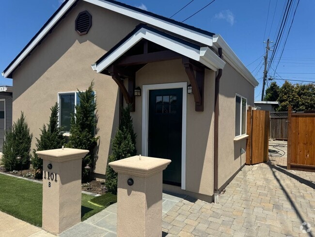 Building Photo - 1101 Cobb Unit Cobb Rental