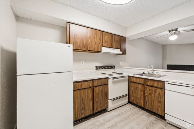 A3 1BR, 1BA - 750SF - Kitchen