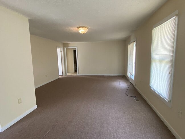 Photo - 3 Bedroom 1.5 Bath House