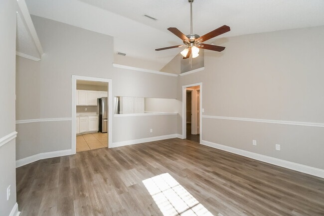 Photo - 3083 Wavering Ln