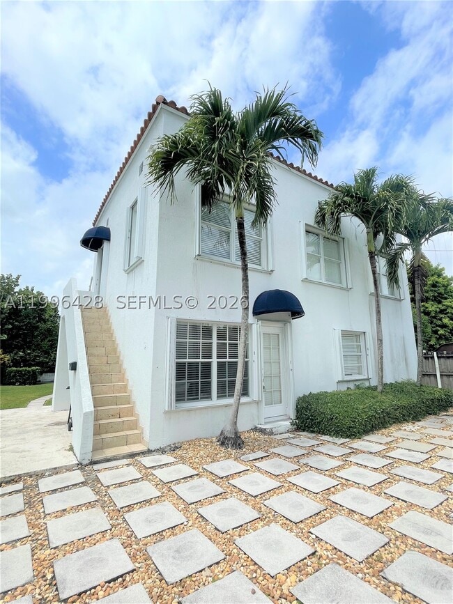 Building Photo - 5116 SW 57th Ave Unit A