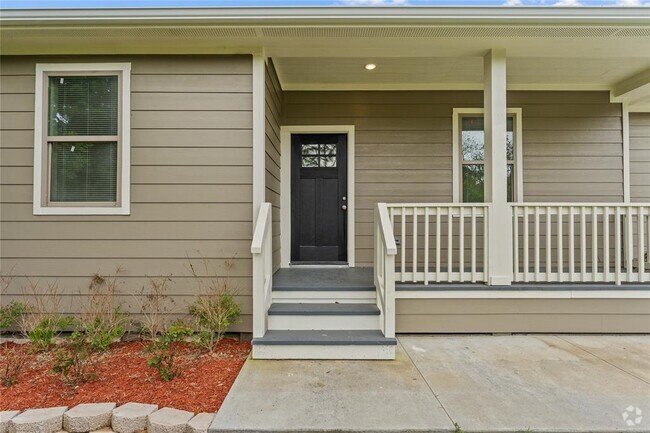 Building Photo - 1603 Oleander Rental