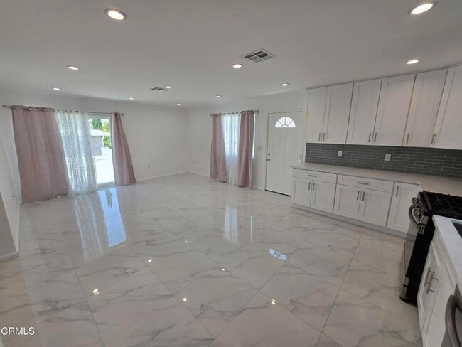 Photo - 10926 Woodward Ave