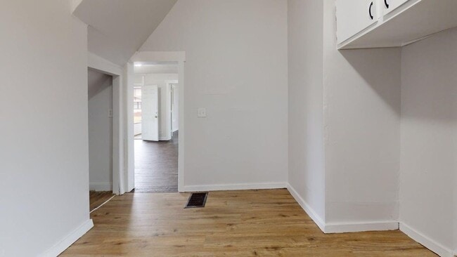 Photo - 1408 Maple Ave NE Unit 1408 Maple Ave NE,  1