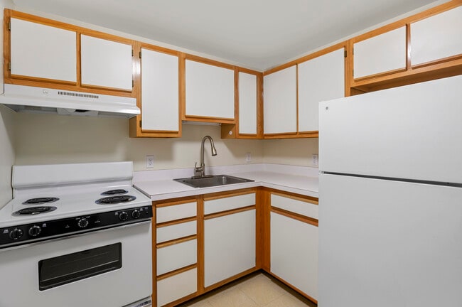 Warren Place Senior Apartments 62+