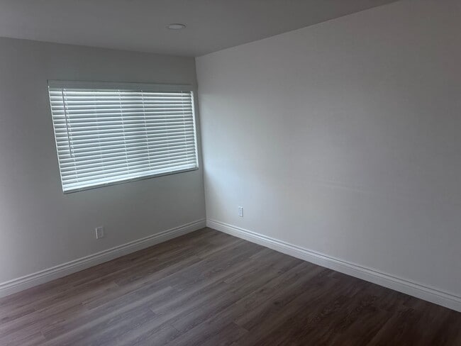 Photo - 6204 Stine Rd Unit B