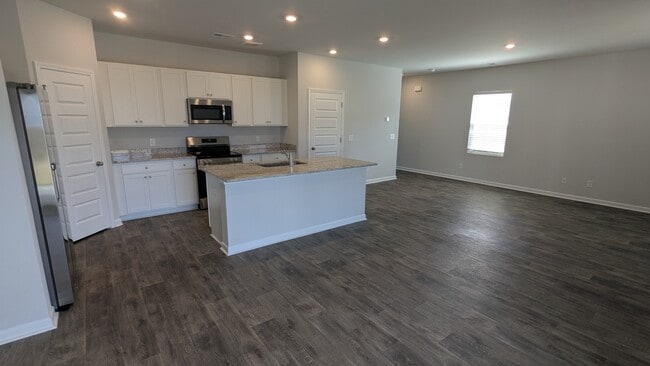 Photo - 107 Bottlebrush Dr