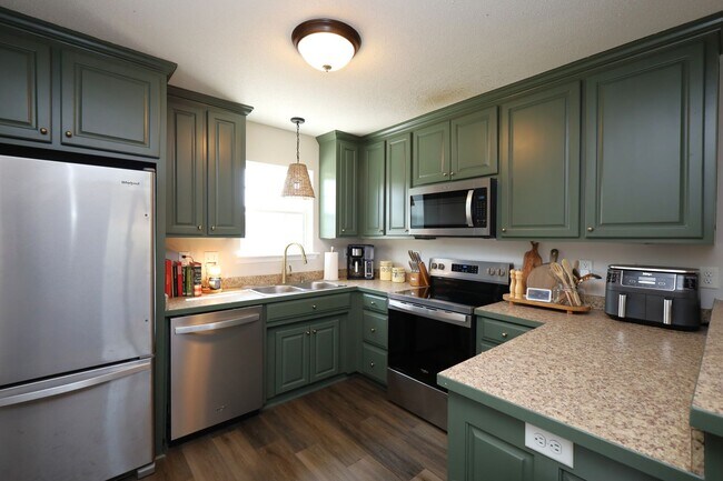 Photo - 112 Mill Pond Pl