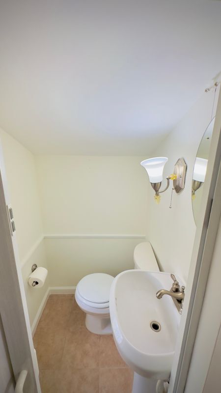 Photo - 2234 Fleet St