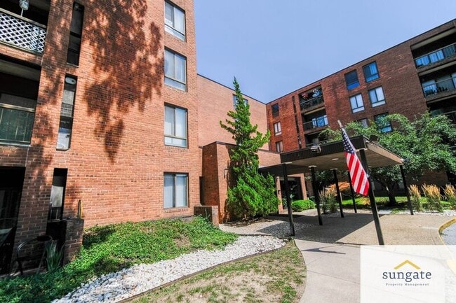 Building Photo - 6711 Park Heights Ave Unit 410-A