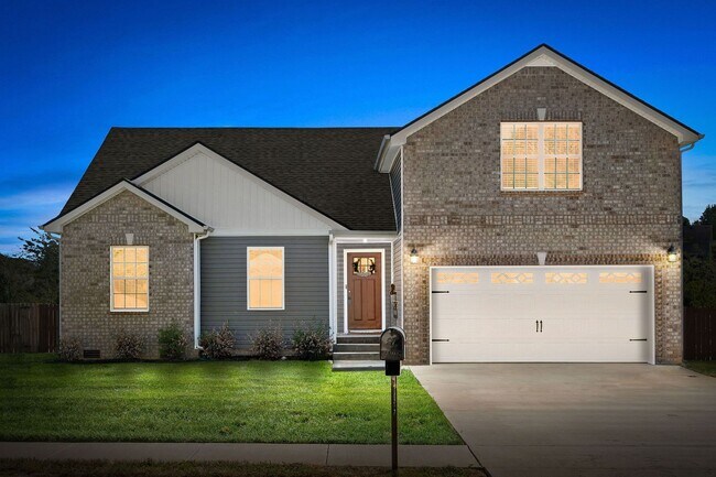 Pet Friendly Three Bedroom with Bonus! - Pet Friendly Three Bedroom with Bonus! House
