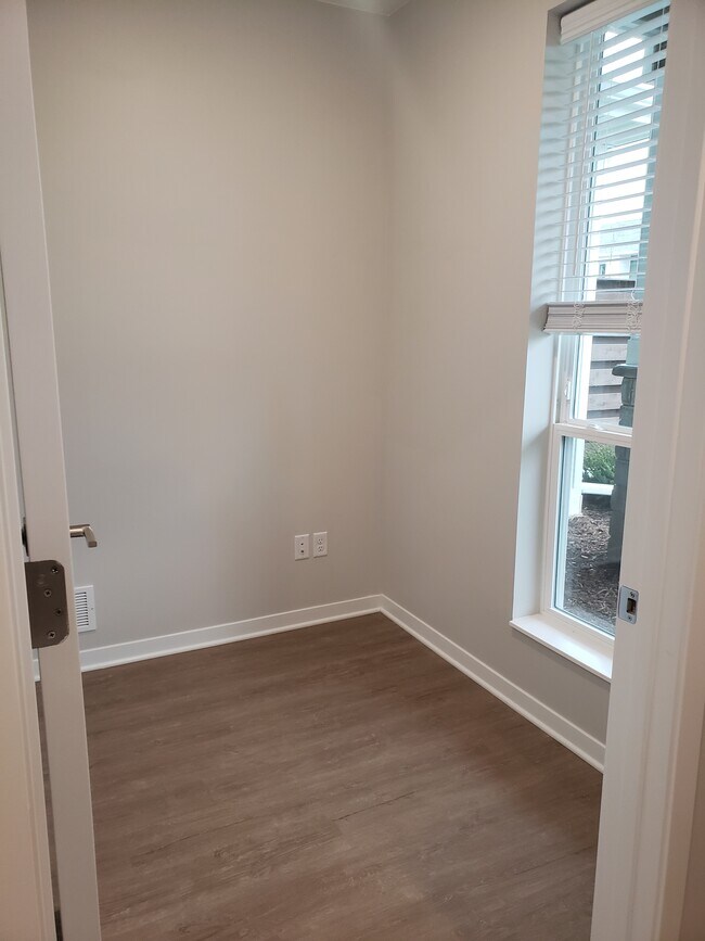 Lower level bonus room