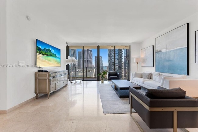 Photo - 88 SW 7th St Unidad 2107