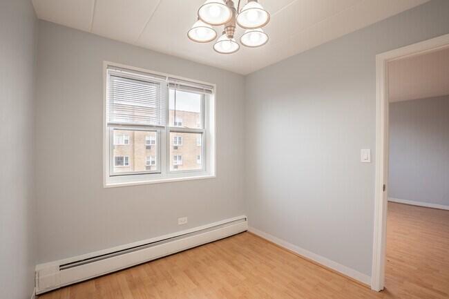 Photo - 6161 N Hoyne Ave Unit 405