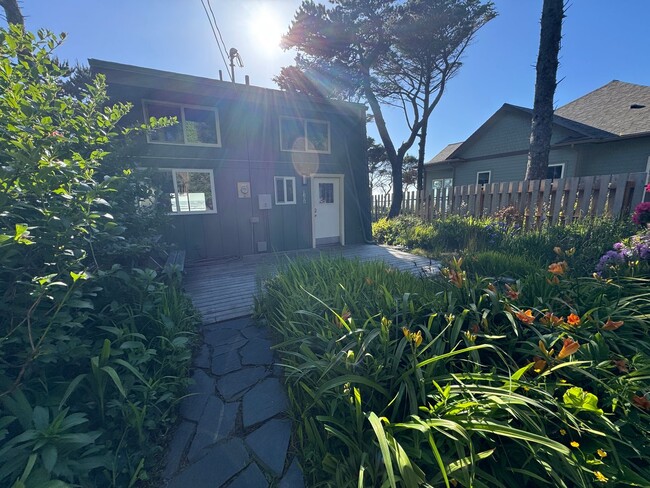 Photo - Beautiful Ocean Front Home in Seal Rock!