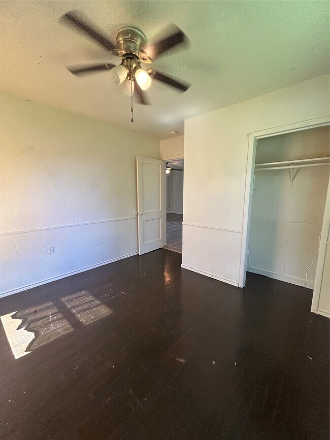Photo - 1102 W 10th St