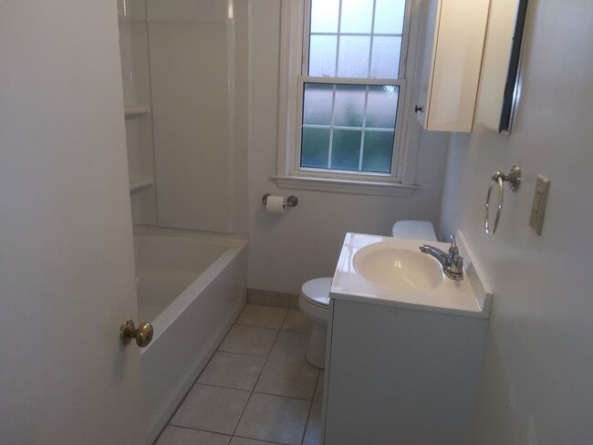Photo - 8735 W Center St Unidad #2