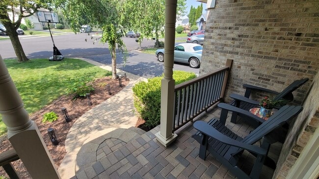 Photo - 3885 Thornberry Way