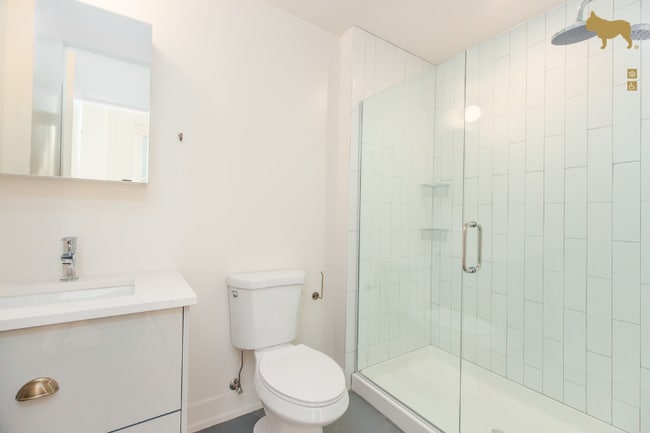 Photo - 201 E Adams St