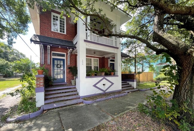 Photo - 148 W 6th St